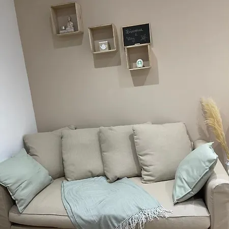 Adelyna Cosy *
